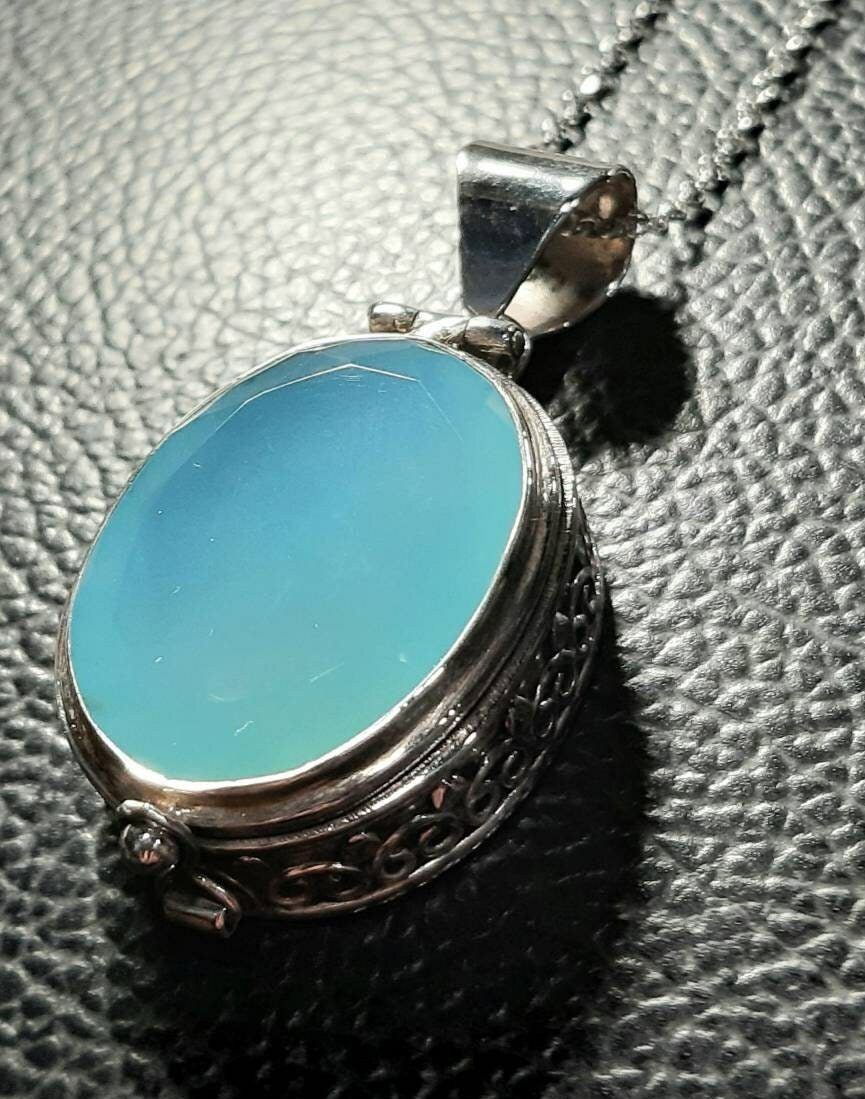 Aquamarine locket best sale