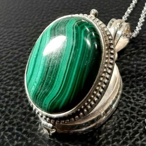 Collar con medallón de foto de malaquita, medallón de plata de ley 925, recuerdo, caja de oración, colgante con tapa móvil, medallón de piedras preciosas, joyería, colgante de caja de dijes