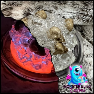 Custom tumbler lid … fits 30oz curvy and standard, skulls on ice! Glow in the dark! READY TO SHIP