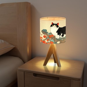 Japanese Bob Cat Wood Tripod Table Lamp, Japan Cat Lover Gift, Birthday Gift, Cat Theme Decor,