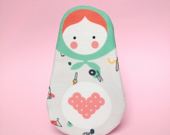 Matryoshka Doll Wallet, Russian Matryoshka dolls, small zipper pouch, coin purse, fabric wallet, vegan money pouch, matryoshka money pouch