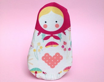 Matryoshka Doll Wallet, Russian Matryoshka dolls, small zipper pouch, coin purse, fabric wallet, vegan money pouch, matryoshka money pouch