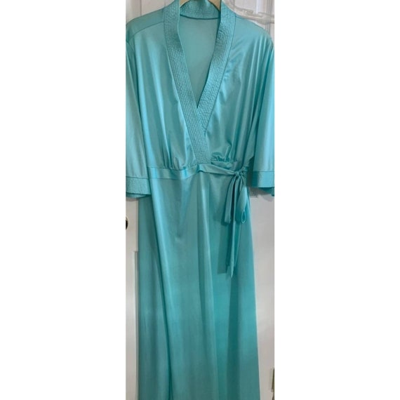 Vintage green nightgown housecoat