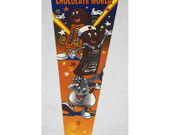 HERSHEY CHOCOLATE WORLD Souvenir Banner Pennant Flag Amusement Pk Reese’s Kisses