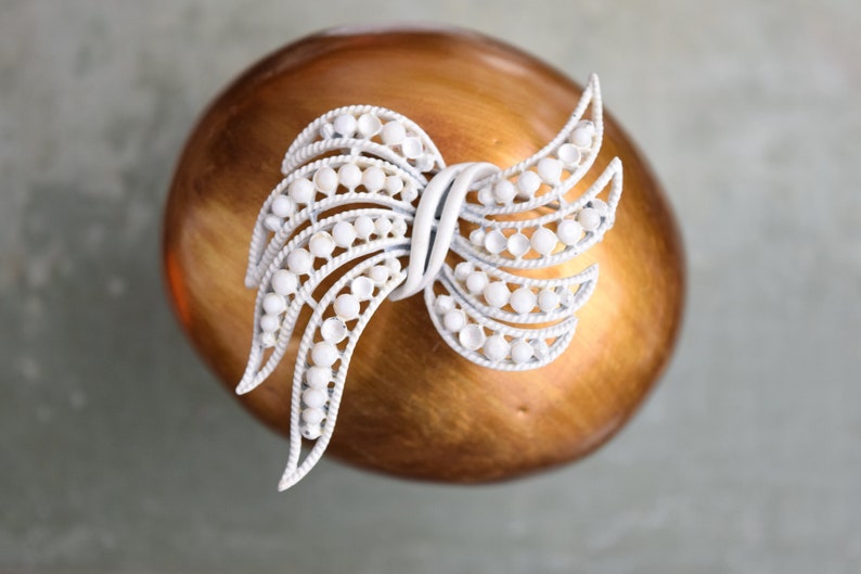 Beaded Brooch Vintage Missing Beads Beaded Bow Bow Brooch White Bow Unsigned Bow Pin White Beads Large Brooch Vintage Brooch