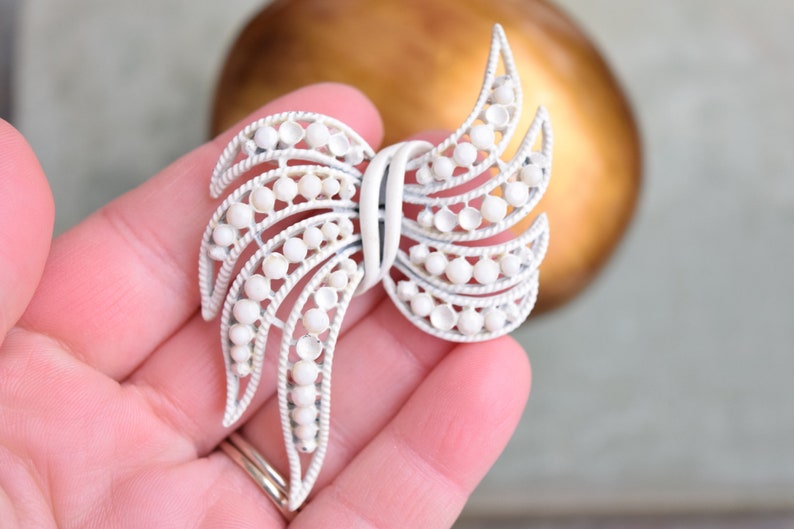 Beaded Brooch Vintage Missing Beads Beaded Bow Bow Brooch White Bow Unsigned Bow Pin White Beads Large Brooch Vintage Brooch