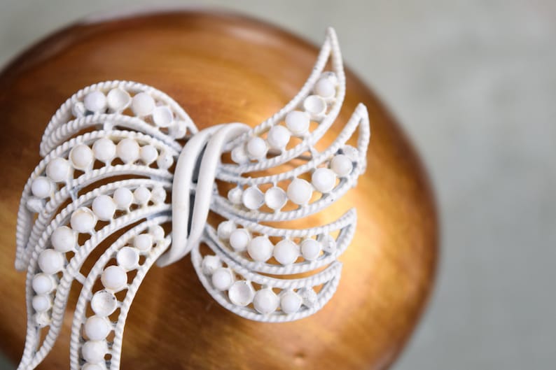 Beaded Brooch Vintage Missing Beads Beaded Bow Bow Brooch White Bow Unsigned Bow Pin White Beads Large Brooch Vintage Brooch