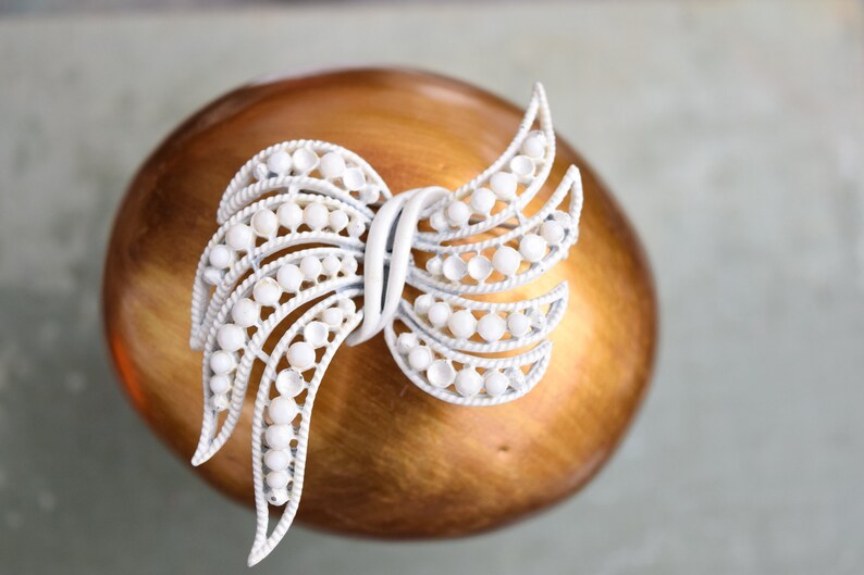 Beaded Brooch Vintage Missing Beads Beaded Bow Bow Brooch White Bow Unsigned Bow Pin White Beads Large Brooch Vintage Brooch