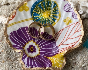 Decoupage Scallop Shell, Ring/Trinket/Pin Dish, Beach, Decor, Handmade, Bridesmaid, Birthday, Floral Graphics