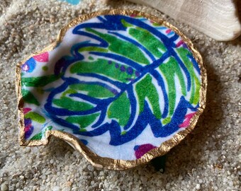 Decoupage Scallop Shell Trinket Dish: Beach Decor with Gold Rim