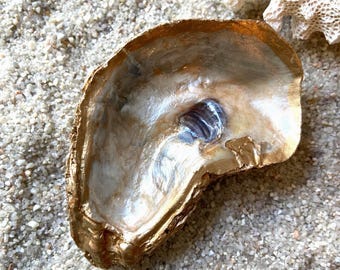Hand-Painted Oyster Shell Ring Dish Beach Decor Jewelry Organizer