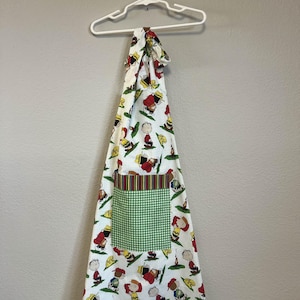 Handmade Peanuts Apron, Charlie Brown & Snoopy Print Kitchen Apron Green Gingham | Kids Large Size