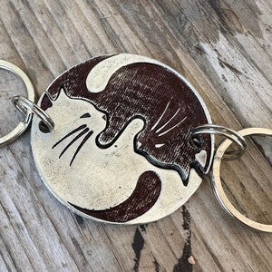 Best friend yin Yang keychain set, cat couple gift best friends, personalized husband and wife peace cat
