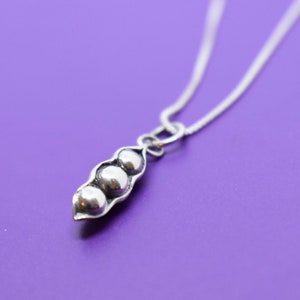 Mom Necklace - three children Mother&#39;s Day Gift - Pea Pod Necklace - Pea Pod - Peas in a pod Dainty Necklace - Gift for Mom - Mom Jewelry -