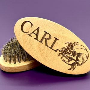 Beard brush personalized, boar bristle, bamboo engraved, skull rose, gift for him, groomsman, best man gift custom