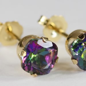 Mystische Grüne Topas Ohrringe~14KT Gelbgold Fassung~6 mm Kissenschliff~Echte Natur Minen