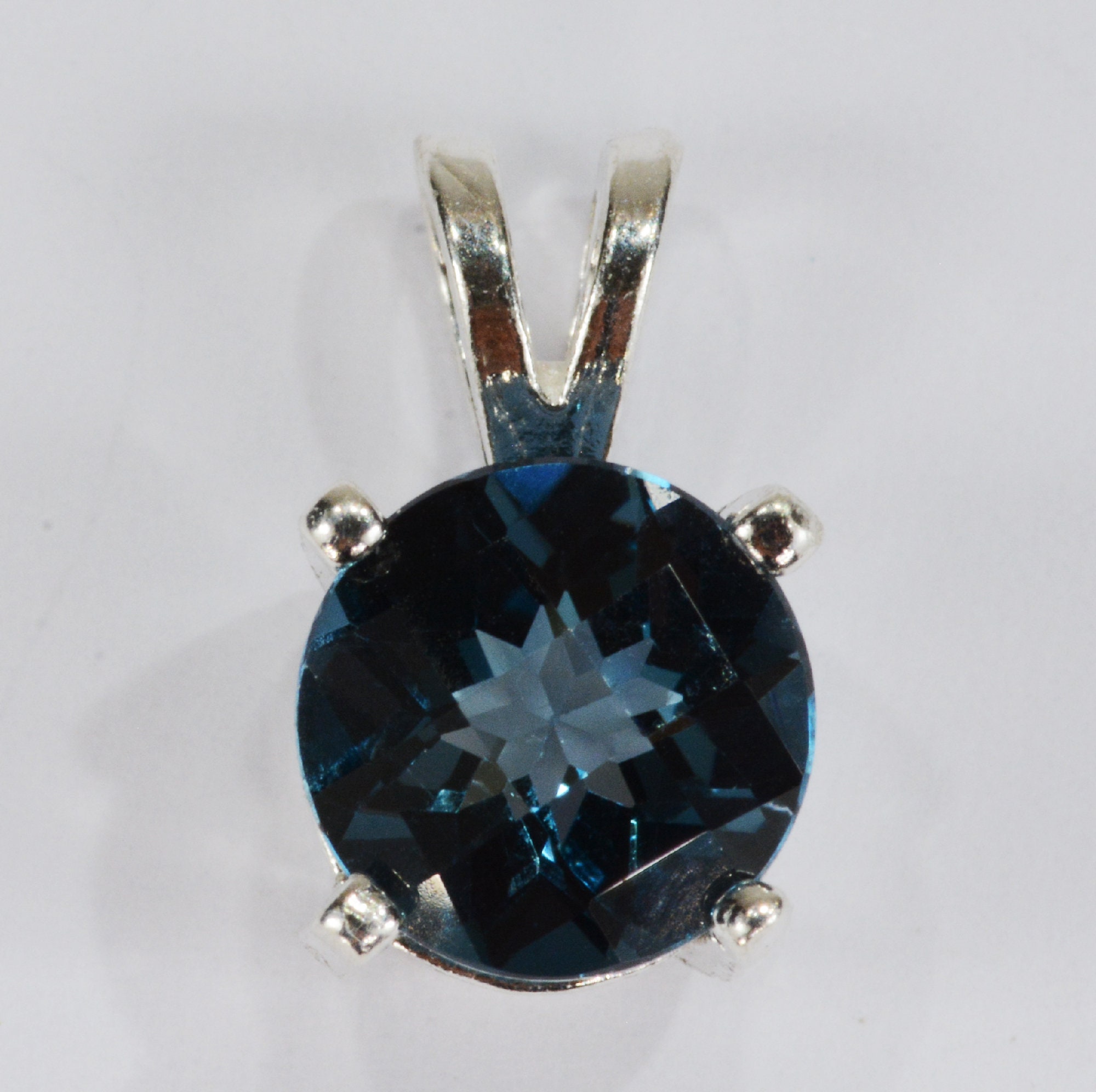 Round Prong Set Blue Topaz Cut Gemstone 925 Sterling Silver Pendant Set Jewelry