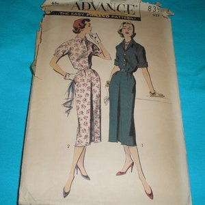 1960s Advance 8395 Slim Wiggle Front Pleat Dress sz 12 Bust 32
