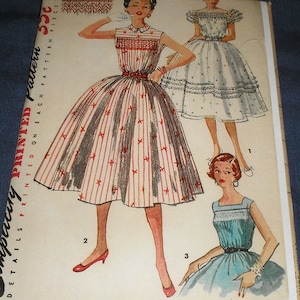 1950s Simplicity 1047 Smocked Full Skirt Dress Pattern sz 11 bust 29
