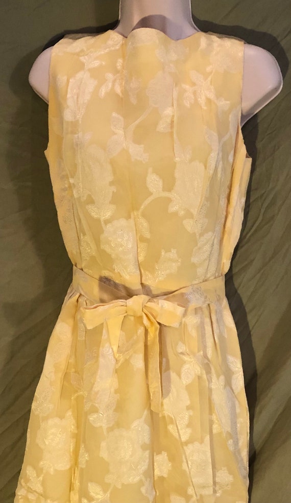 1960s Pale Yellow Floral Overlay Dress 36-37B