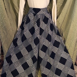 1970s Wide Leg Black & White Poly Pants 28 waist