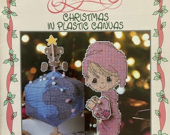 Precious Moments by Leisure Arts ~ Christmas in Plastic Canvas ~ Booklet 1804 ~ Tissue Cover, Wreath, Ornaments, Nativity, Candy/Gift Boxes