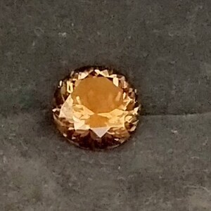 Multi Facettierter Geräucherter Citrin Topas Juwelierschliff -- 28,5 mm Durchmesser -- 81,5 Karat