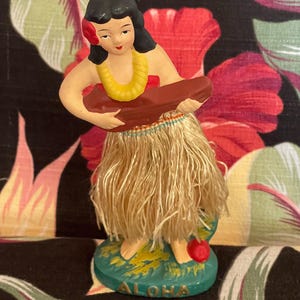 Vintage Hawaiian Hula Girl Chalkware - Etsy