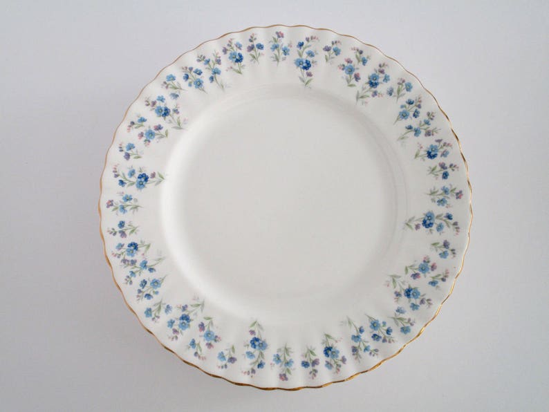Royal Albert England Memory Lane Pattern Bone China Salad Plate Vintage Discontinued Tableware Set of 8