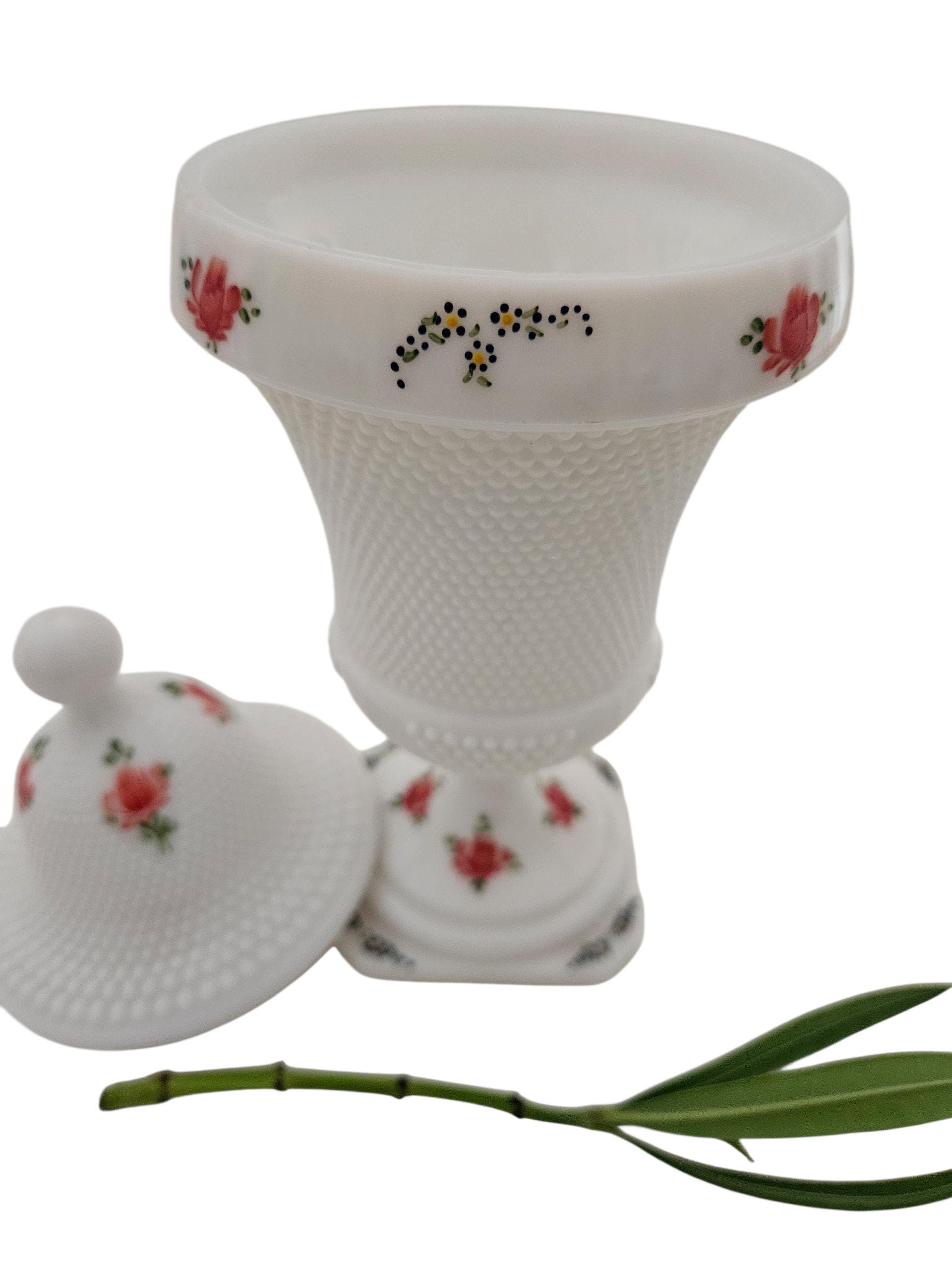 1970年代 ウェストモアランド　ミルクガラス花瓶 1970年代 ウェストモアランド ミルクガラス花瓶 - メルカリ