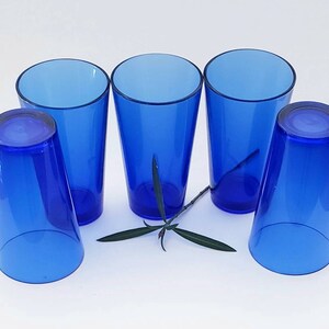 Ensemble de cinq verres à eau bleu cobalt vintage par Libbey, ensemble de cinq verres lourds MCM/vintage, ensemble de cinq verres à eau bleu cobalt MCM décoration de table image 8