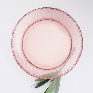 Vintage Pink Plates by Arcoroc of France Set of Two Rosaline Pattern MCM/Vintage Arcoroc of France Rosaline Pink Salad Plates Set of Two