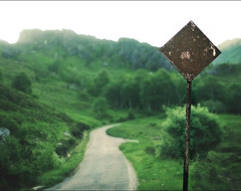 Weise überlassen, original Fine Art-Fotografie, Grafik, Landschaft, Straße, 8 x 12, Pfad, Highland, Schottland, Berg, Wald, Wald, Glen Nevis