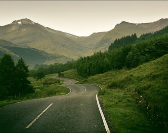 Dawn bei Glen Nevis, original Fine Art-Fotografie, Grafik, Landschaft, Straße, 8 x 12, Pfad, Highland, Schottland, Berg, Wald, Wald, morgen