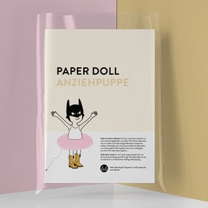 Anziehpuppen-Set mit vierseitigem Faltbogen DIN A4 Bastelbogen für Kinder aus Papier zum Basteln und Spielen