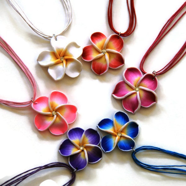 Collier Fleur Tiare en Fimo. Collier Ajustable. Collier Hibiscus