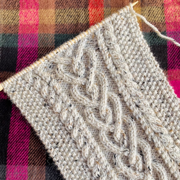 Herz von Schottland Aran Schal Strickmuster