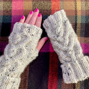 Heart of Scotland Fingerless Gloves Valentines Day Knitting Pattern