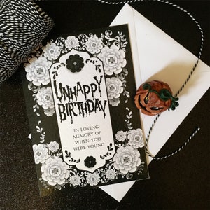 Malheureux anniversaire. En souvenir de votre jeunesse - Carte d'anniversaire sombre, alternative et gothique. gothique. Horreur.