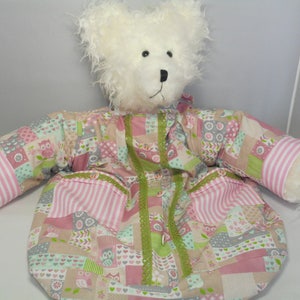 Range pyjamas , peluche . image 2