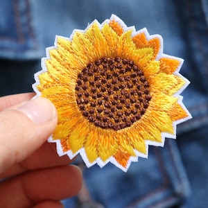 Sunflower patch iron on • Embroidered applique patch • Decorative patches for jackets, jeans or backpacks • 90s fashion • Aaesthetic patches