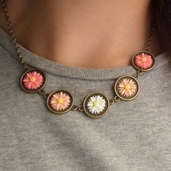 Daisy chain necklace • Flower jewelry handmade • Daisy flower necklace • Trending now • Popular jewelry for teens • Mothers day gift ideas