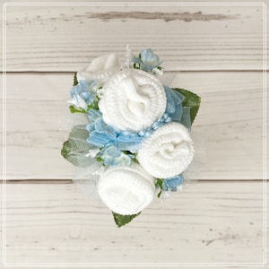 Corsage pour baby shower, corsage de chaussettes pour bébé, cadeau pour une première maman, cadeau pour une nouvelle grand-mère.