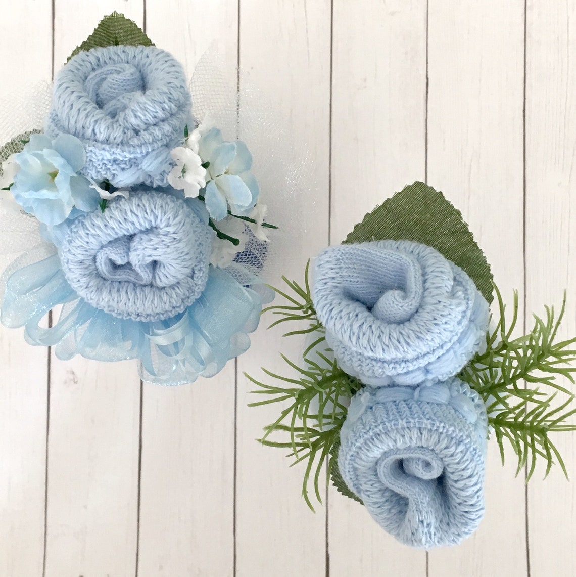 Baby Sock Corsage-Baby Shower Corsage-oma te worden-Waren | Etsy White And Baby Blue Corsage