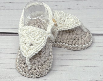 Boho Crochet Baby Girl Sandals-Handmade Crochet Baby Shoes-First Time Mom Gift-Pregnancy Gift-Expecting Mom Gift-Baby Announcement.