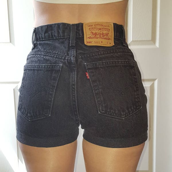 Short vintage en jean LEVI'S TAILLE HAUTE À revers en jean Authentique 2 3 24 25 26 27 28 29 30 31 32 33 34 35 36 37 38 Cadeau revisité pour maman Noir Femme