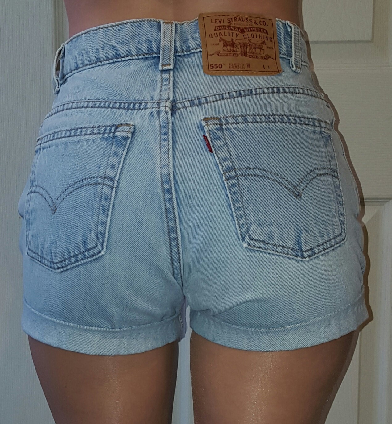 Levi's High-Waisted Mom Shorts Women's Size 31 Dad Jokes Light Wash Denim  Retro