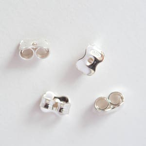 Brincos de borboleta em prata esterlina 925 (6 mm x 4 mm)