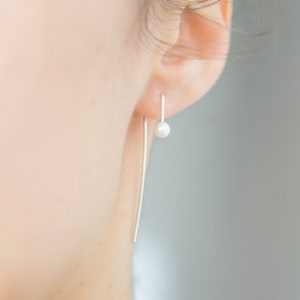 NIX. Natural freshwater pearls earrings, colored pearls, sterling silver. White, pink or grey pearls