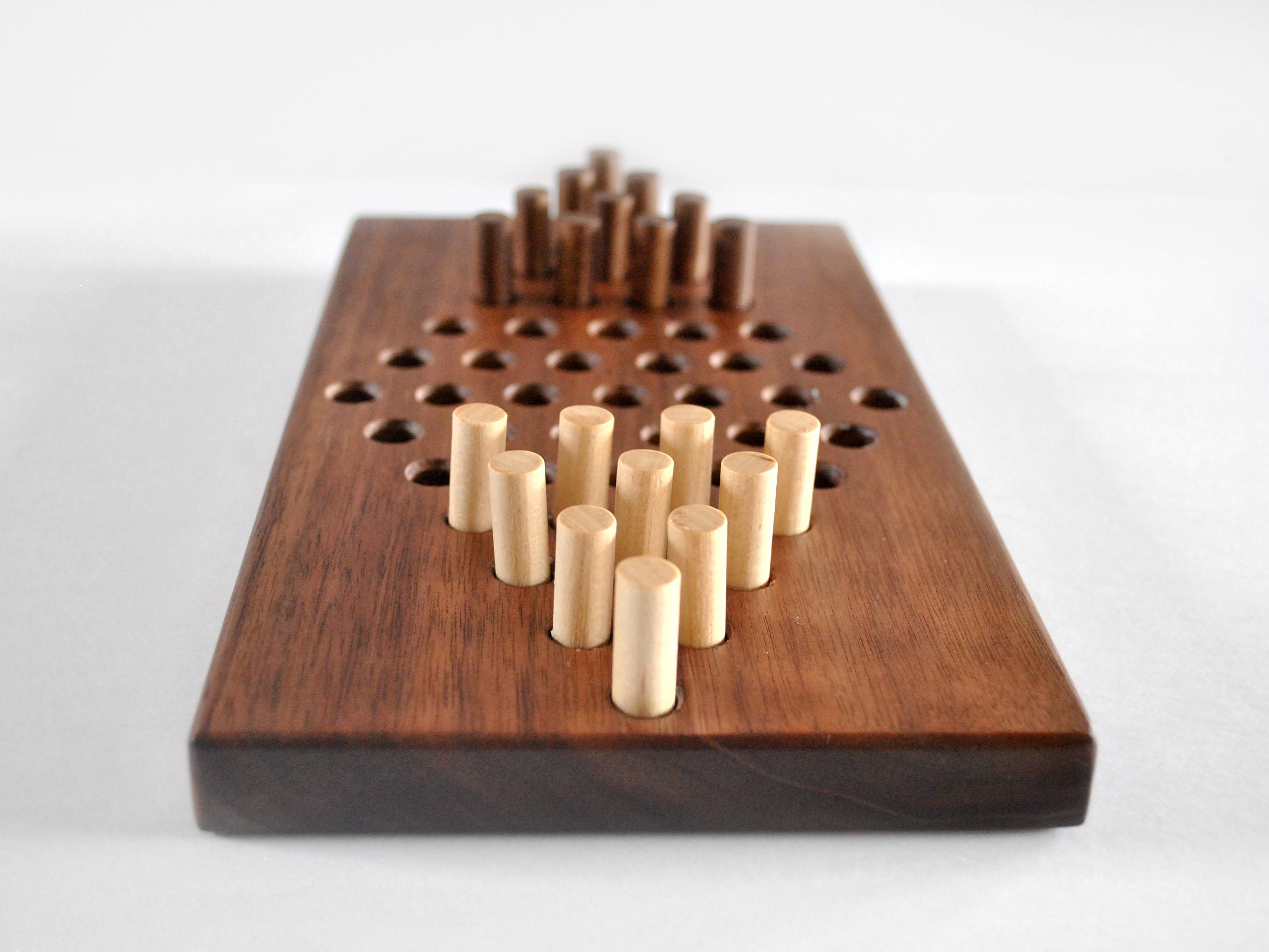 WALNUT Chinese Checkers Wooden Family Game - Boredom Buster - Board Game for Adults - Strategy Game for Kids - Father&#39;s Day Gift